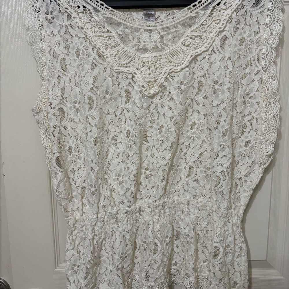 Monroe & Main Lace Blouse - Cream